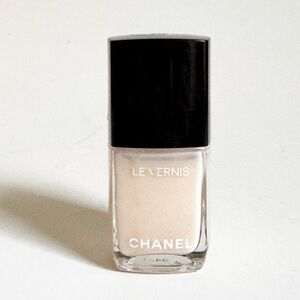 CHANEL Le Vernis Nail Polish - Elegant Cream